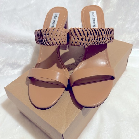 STEVE MADDEN Cathy Tan Sandals - Picture 9 of 9